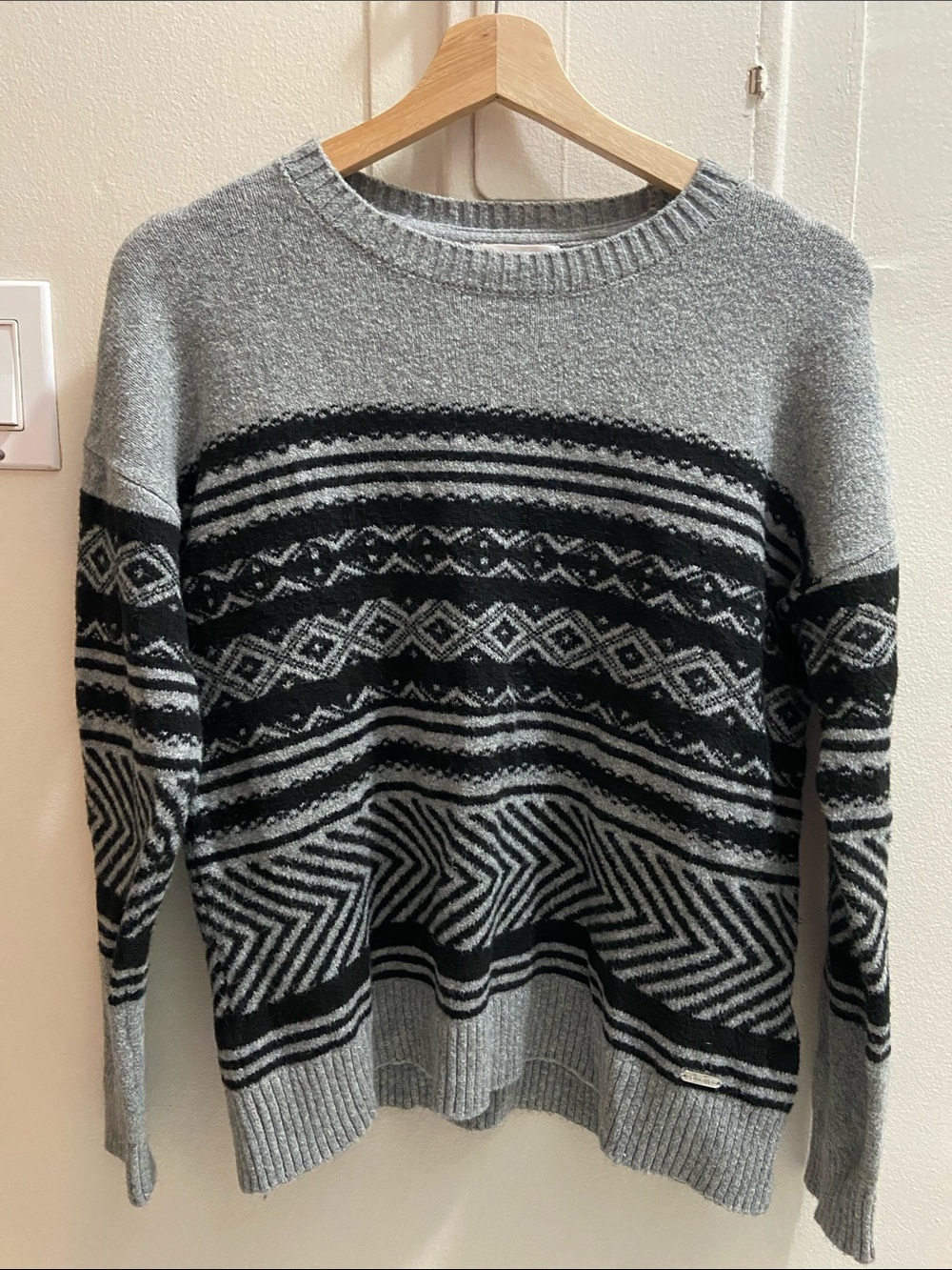 Calvin Klein Black & Gray Patterned Crewneck Sweater